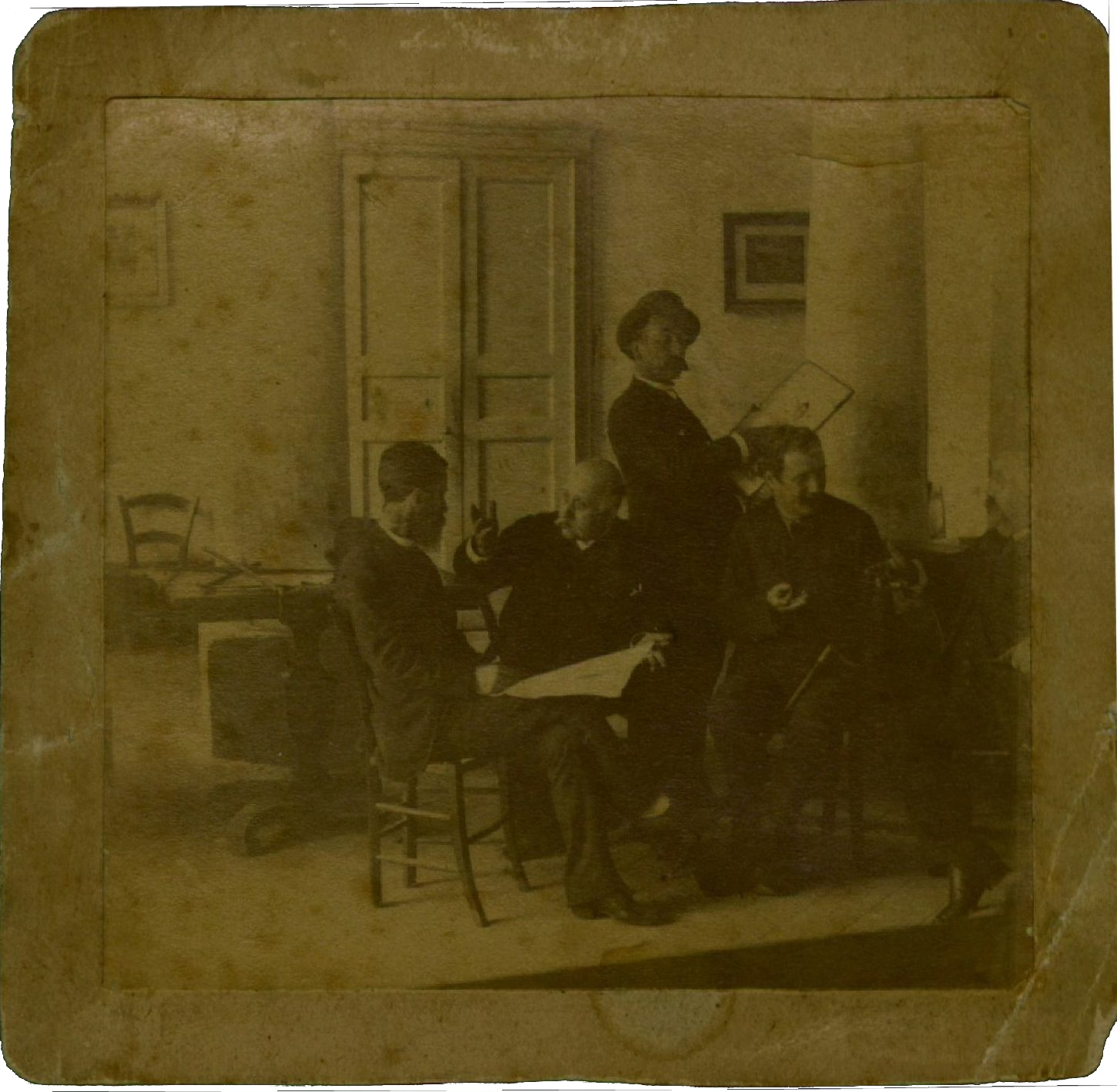 Capuana con alcuni amici al Circolo di Cultura (fronte)